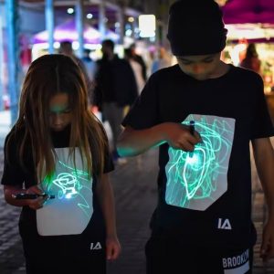 Tee-shirt lumineux - Cadeau original enfant 9-12 ans